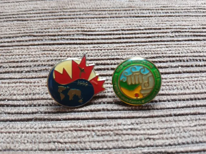 Broches do Campeonato Mundial de Taekondo Canadá e Coréia
