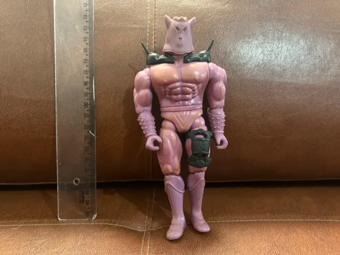 Boneco Guerreiro Invisível.