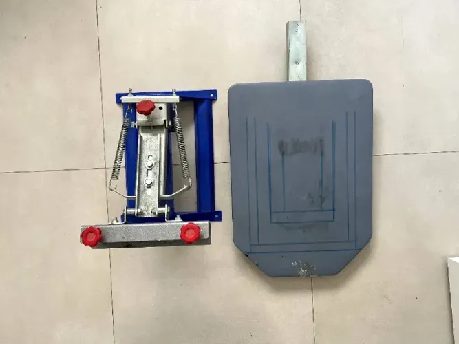 Mesa de Serigrafia Manual com berço - Usada, Ótimo Estado - R$ 200
