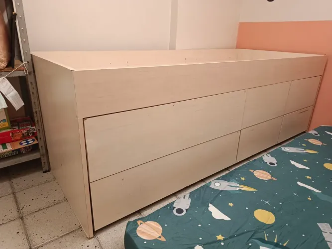 Cama de solteiro com 6 gavetas 