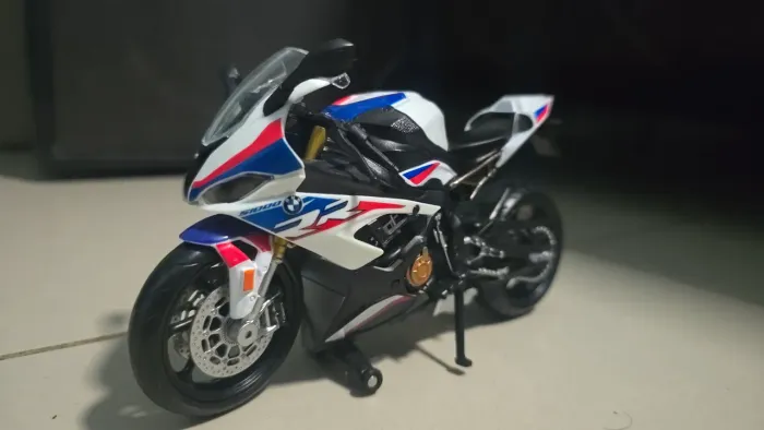 Miniatura 1:12 BMW s1000 rr