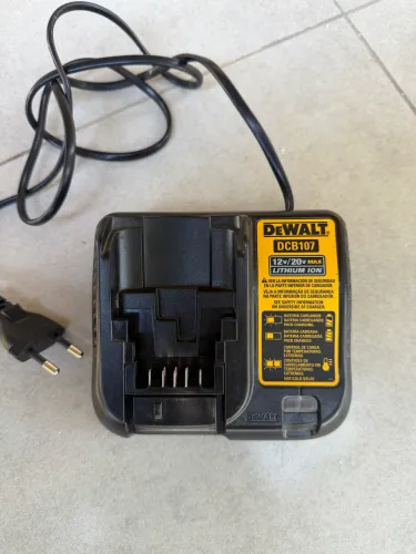 Carregador Dewalt DCB107