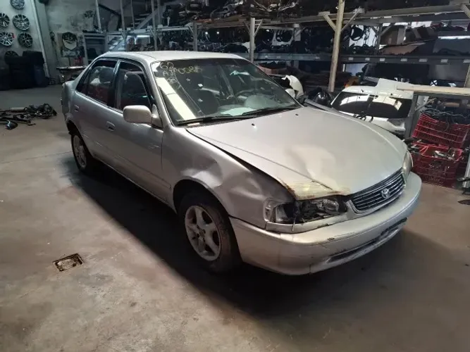 sucata Corolla xei 1.8 16v automático 2000 - retirada de peças 