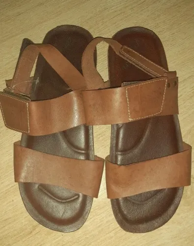 Sandália masculina de couro nova