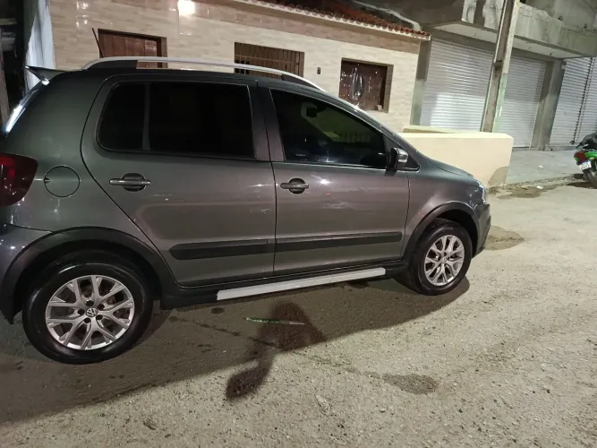 Volkswagen Crossfox 1.6 MI Total Flex 8V 5P 2013