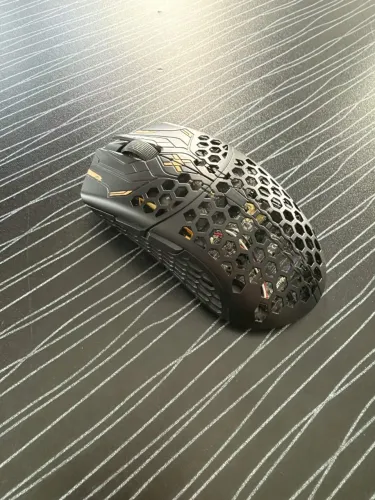 Finalmouse UltralightX Lion (médio) - Batch 2