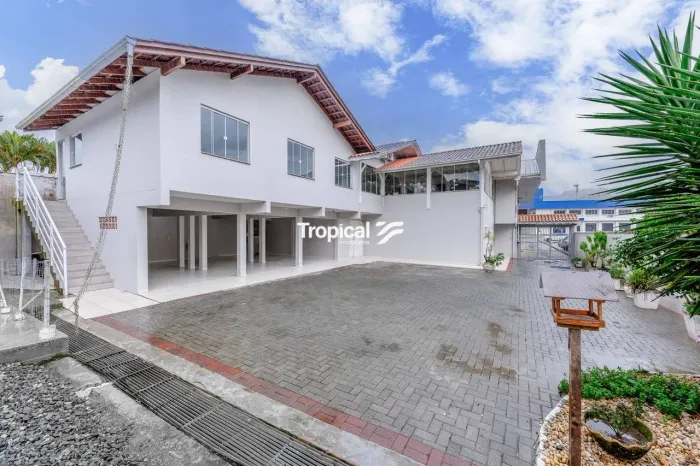 Apartamento com 3 dormitórios para alugar, 79 m² por R$ 1.800/mês - Itoupava Central - Blu