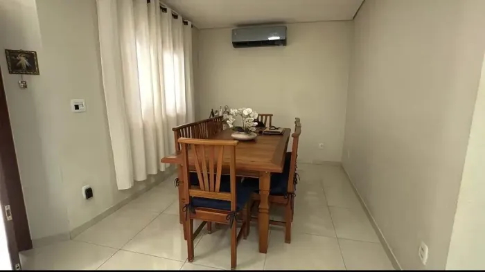VENDE SE CASA EM SAO JOSE DOS PINHAIS