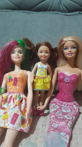 Kit 3 Barbies, com acessórios!