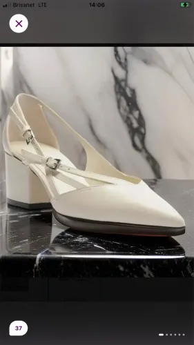 Scarpin off-white em couro Arezzo TAM 38