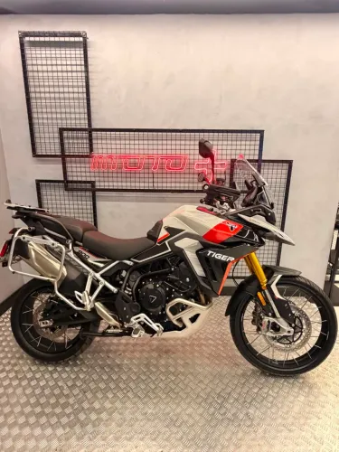 Tiger 900 Rally Pro 2025 apenas 4.800 km