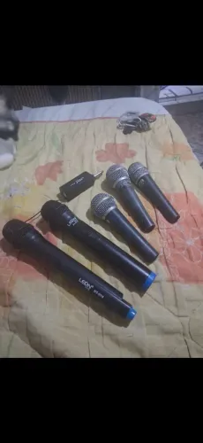 Microfones e cabos