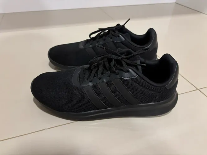 Tênis Adidas academia esportes corrida