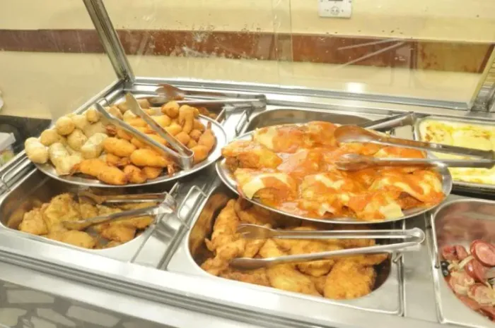 COZINHEIRO CHEFE DISPONIVEL.