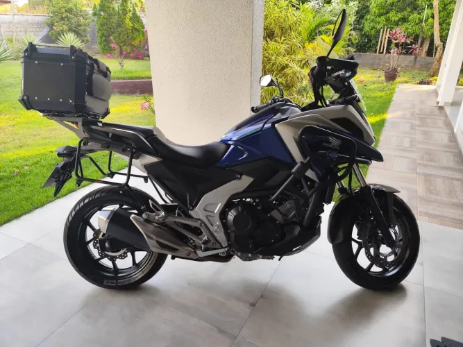 Moto perfeita - 750 cilindradas - HONDA