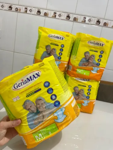 56 Fraldas descartáveis para adultos