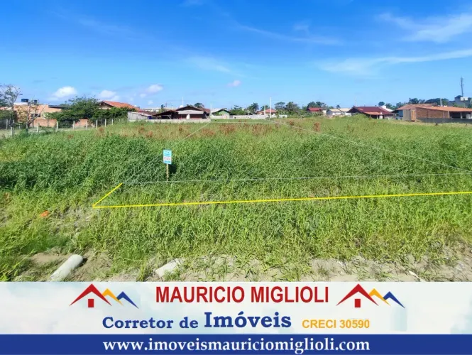 Lote limpo em região central na Praia do Ervino