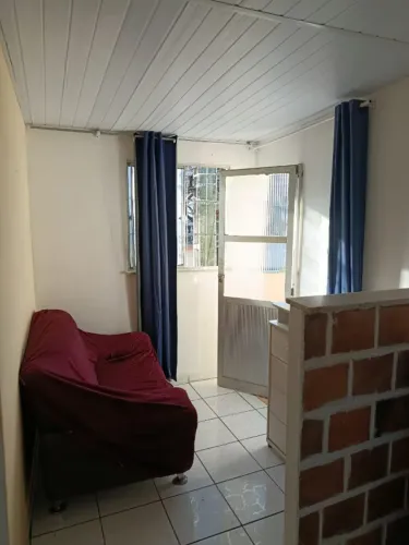 Alugo kitnet mobiliada 1 andar