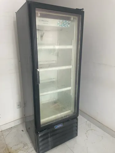 Geladeira expositora 400 litros