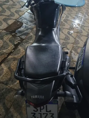 Moto Yamaha factor 150 com 744 km rodados financiada 19 parcelas pagas falta  16 parcela