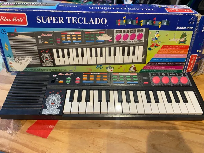 Teclado antiguidade leia descrição