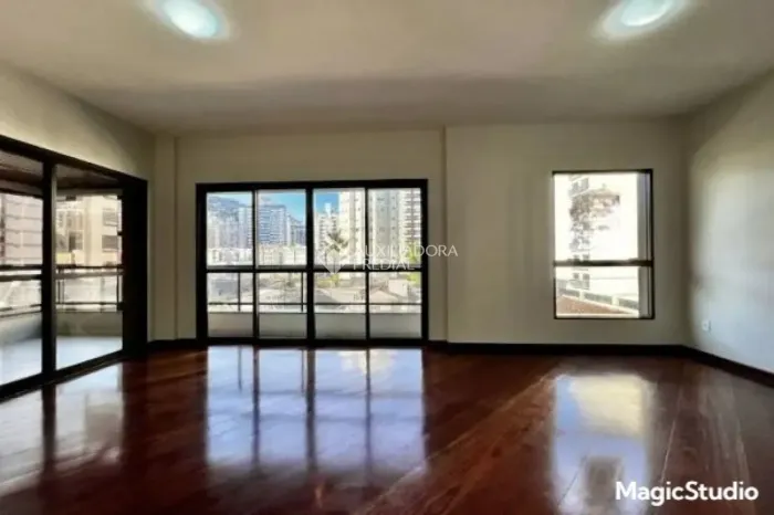 Apartamento Frente Beira Mar Norte ao lado Shopping Beira Mar