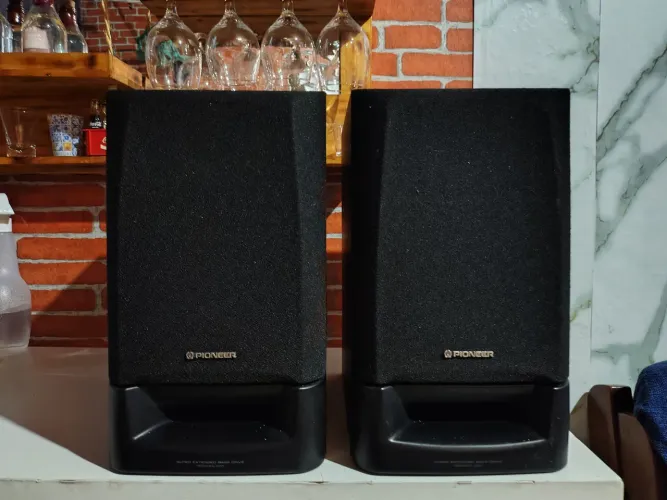Caixas Pioneer 