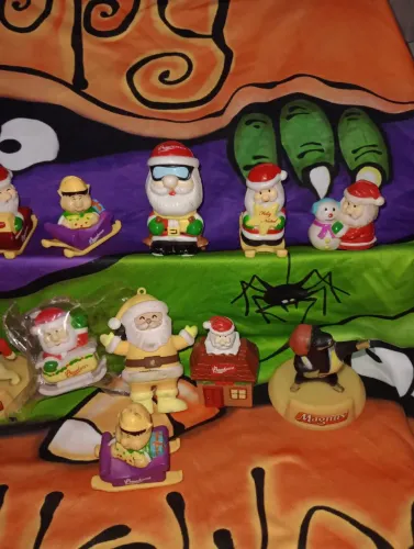 Coleção de miniaturas Bauducco e outra colecionável