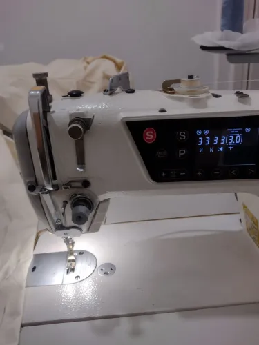 Vendo 2 Singer e 1 overloque 