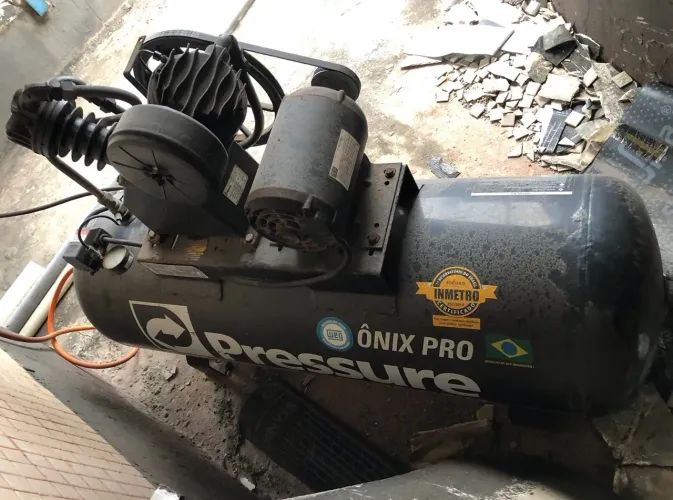 COMPRESSOR DE AR PRESSURE ÔNIX PRO - 200 LITROS