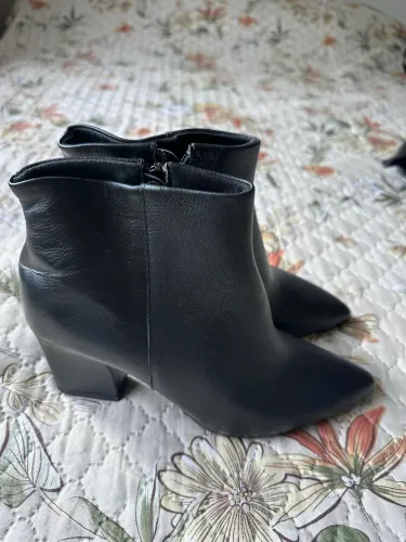 BOTA PRETA 34 CONSTANCE NUNCA USADA