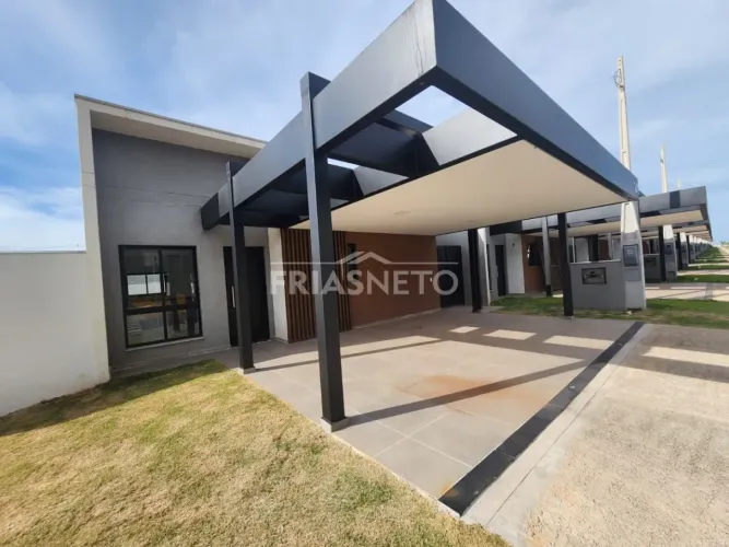 Linda casa em condomínio fechado