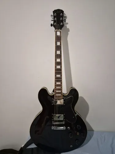 Guitarra Semi Acústica Clark modelo ES335