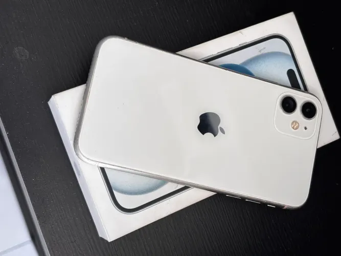 IPHONE 11 - 128 GB 74% de bateria FACE ID FUNCIONANDO