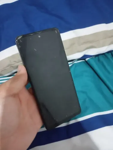 Celular moto g04s ( pra aproveitar peças ou concertar