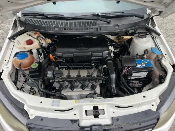 Volkswagen Gol Geração VI Track 1.0 8V MI Total Flex Mec. 4P 2014