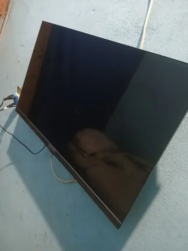 Tv de Led 32 polegadas 2 meses de uso