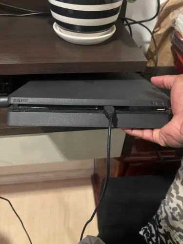 PLAYSTATION 4