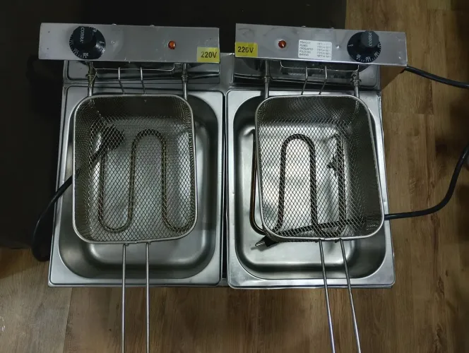 Fritadeira Elétrica duas cubas 5 litros cada 220v