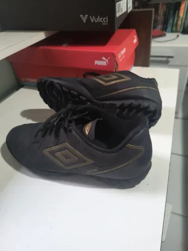Chuteira society umbro attak 37