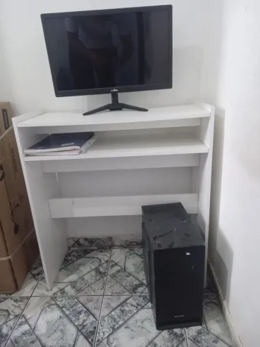 Computador completo (com mesa)