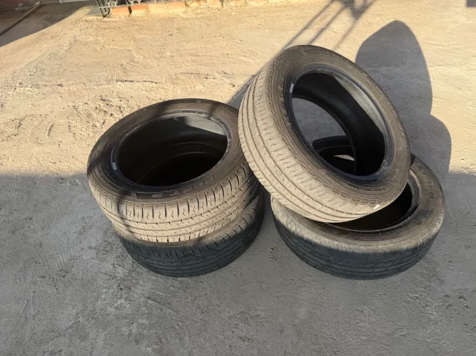 Pneus seminovos em excelente estado. 