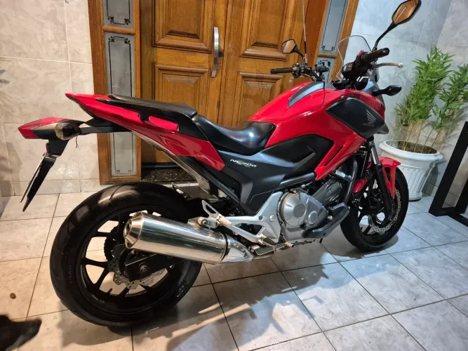 Vendo nc 700 honda novíssima único dono