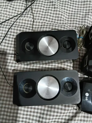 Vendo caixas de Home Theater + 2 caixas subwoofer (Sony e Lg)
