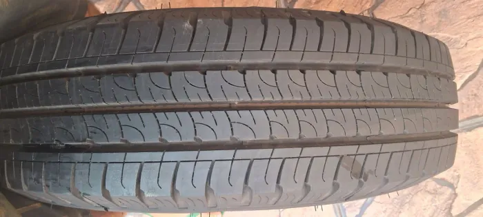 Pneu 195 r 15 c carga,bongo,Hyindai hr,tráfico,195 70 25 ou 195 r15c