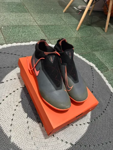 Chuteira Phantom futsal vision N42