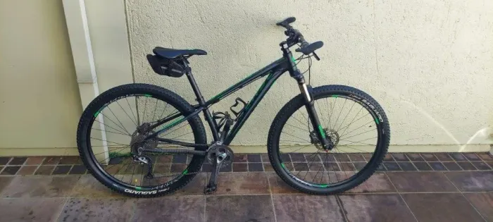 Bicicleta Sense Impact Pro 29" tam P 15 toda Alívio Aluminio