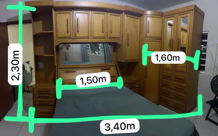 Guarda-Roupa Planejado de Casal em Madeira Maciça + Cama e Estrado