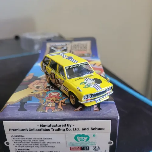 One Piece Tarmac Works - carrinho 1/64, tipo Hot Wheels - Usopp Datsun Wagon