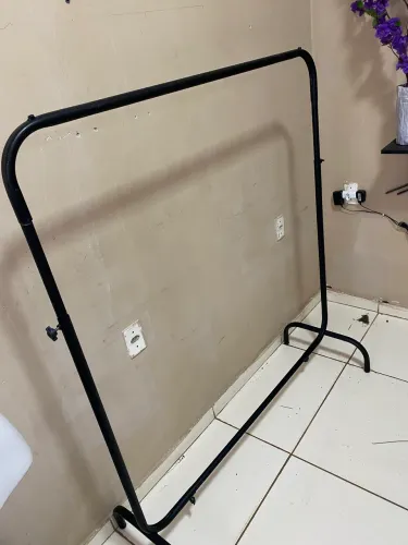 Vendo arara e manequim com suporte